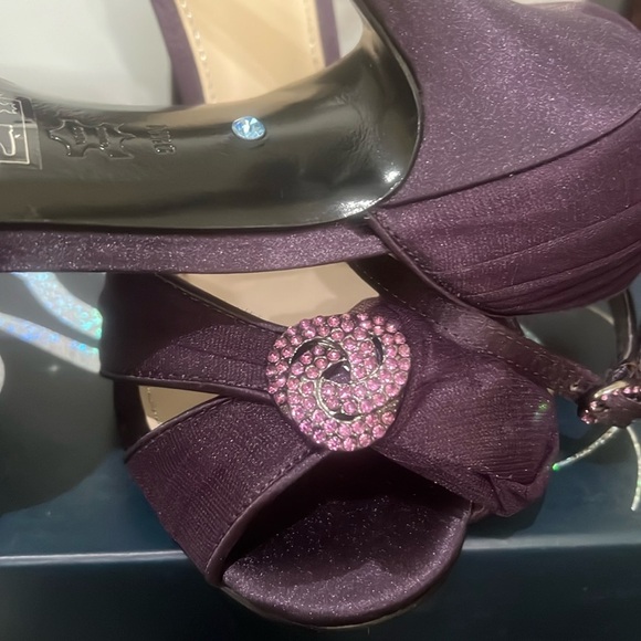 The Glass Slipper Collection. Size 9.5 Purple heel - Picture 3 of 6